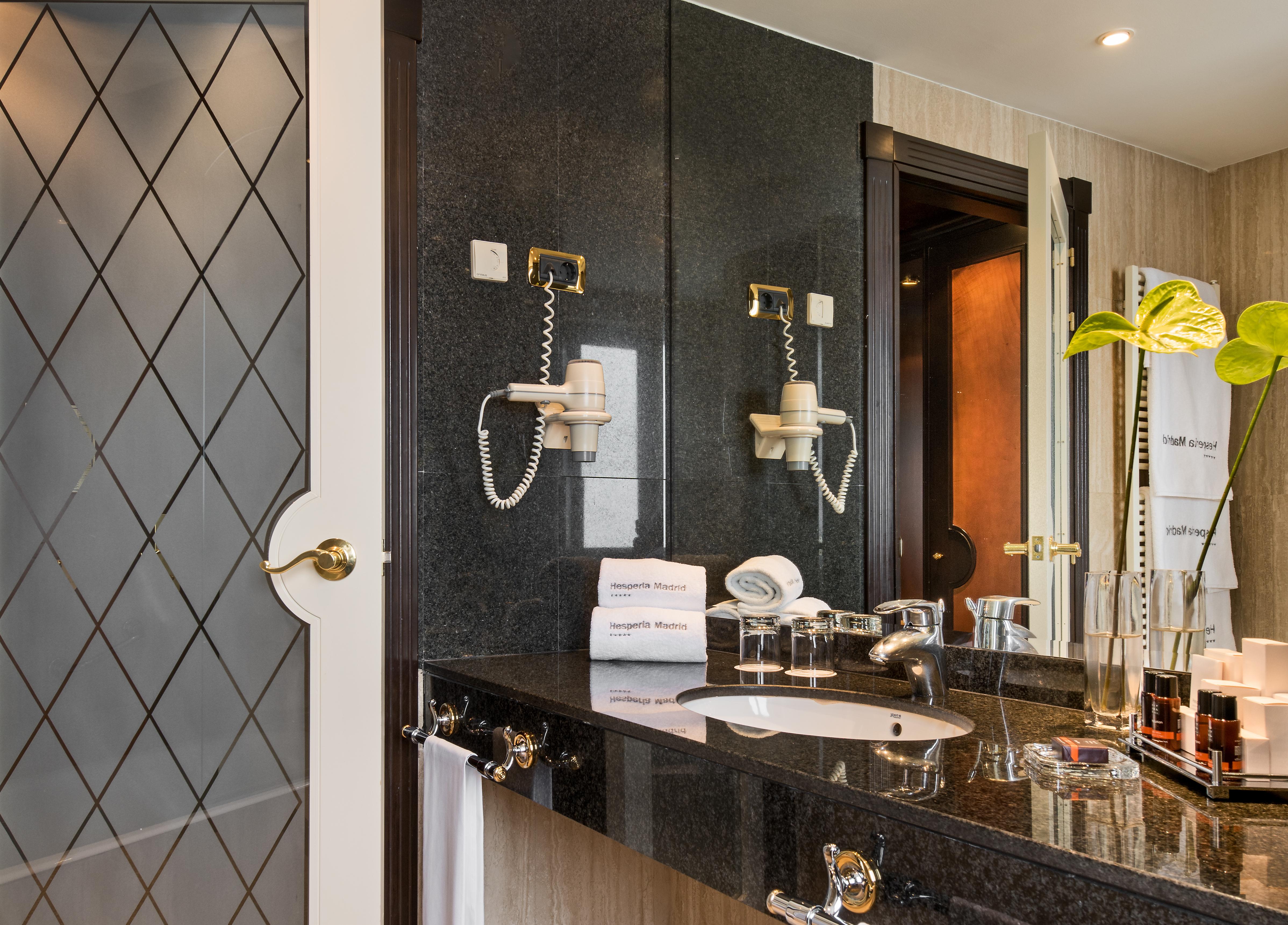Hyatt Regency Hesperia Madrid Hotel Bagian luar foto
