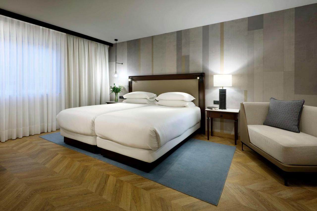 Hyatt Regency Hesperia Madrid Hotel Bagian luar foto